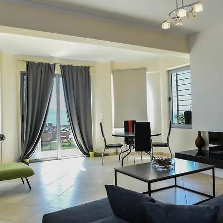 Coastal Horizon Apartment